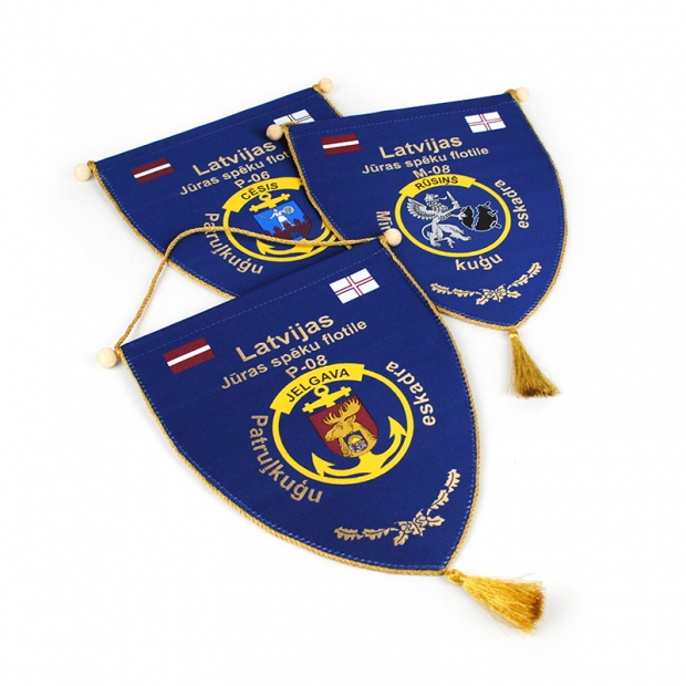 Pennant with individual design print