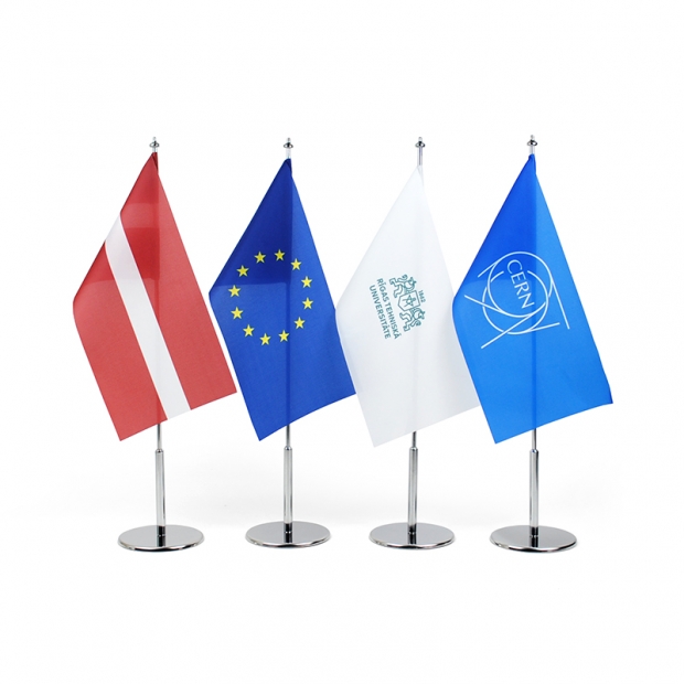 Table flag with individual design print
